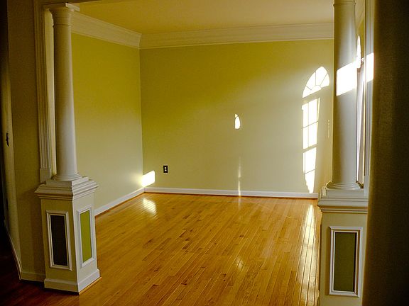 5th image of 1140 Marseille Ln