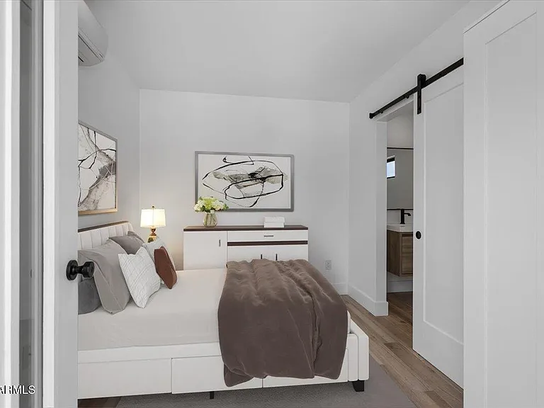 230 W Monterosa St — Photo 32