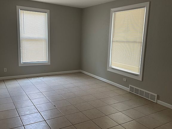 4th image of 2725 2nd St