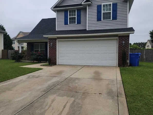 5716 Scarecrow Ct, Fayetteville, NC 28314
