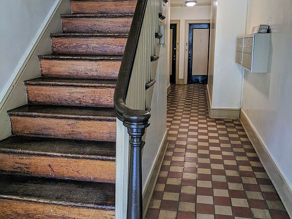 3rd image of 3301 Grove Ave APT 1