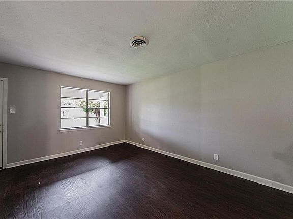 4th image of 620 Donley Dr