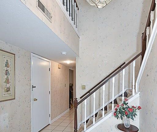 5th image of 1687 Walnut Ln