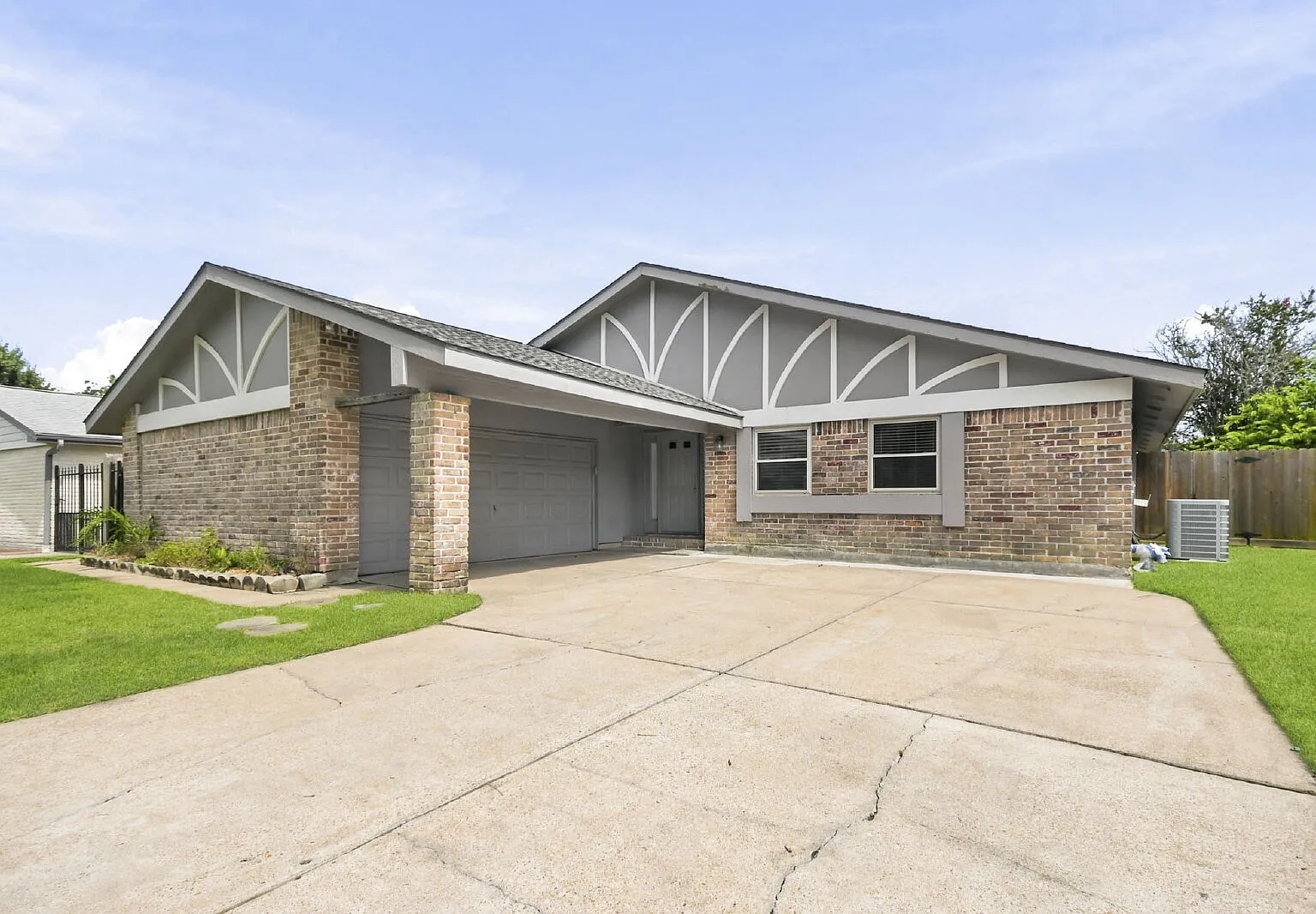 3 bed, 2.0 bath, 1706 sqft, $2,400 — Photo 1