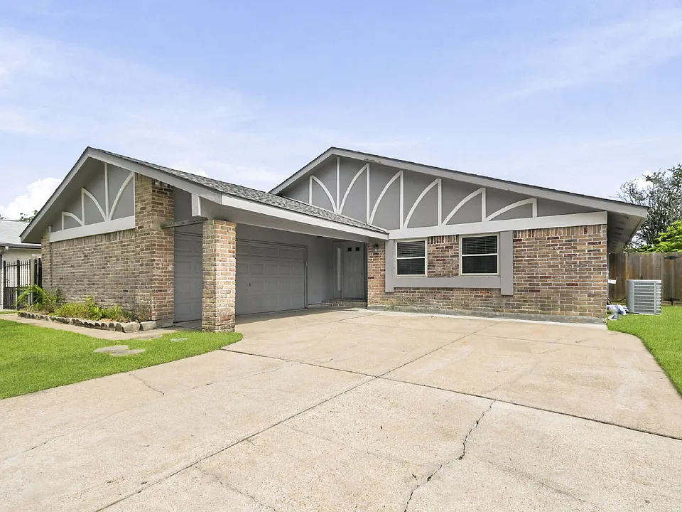 830 Seacliff Dr