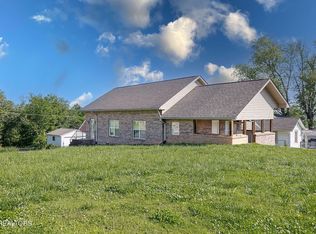 512 W 5th Ave, Lenoir City, TN 37771