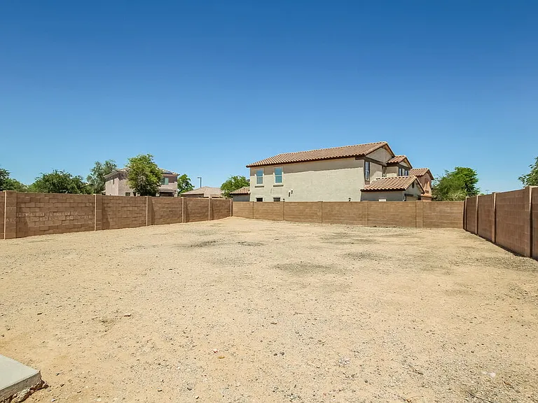 8961 S 253rd Ave — Photo 16