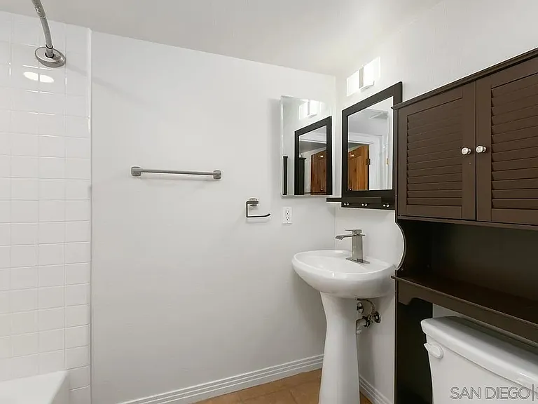 801 W Hawthorn St W #309 — Photo 11