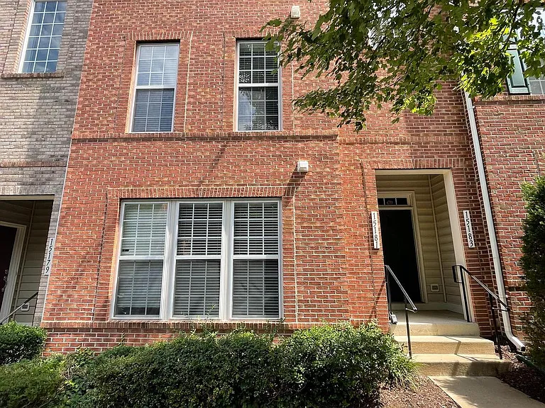 15181 Lancashire Dr — Photo 1