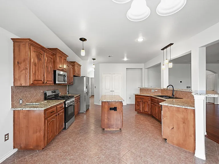 8725 Pikes Peak Rd — Photo 20