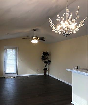 3rd image of 5531 Windy Valley Dr