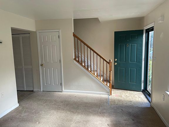3rd image of 6 Oxford Ct