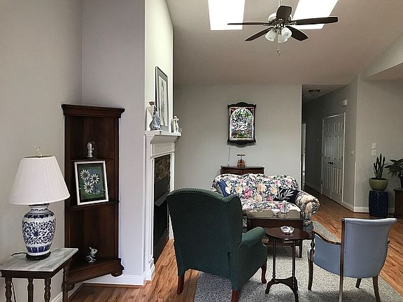 4th image of 103 Chateau Pl