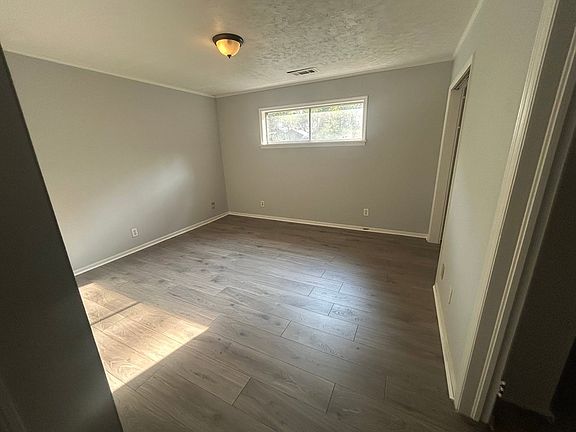 5th image of 107 Charlton St NW