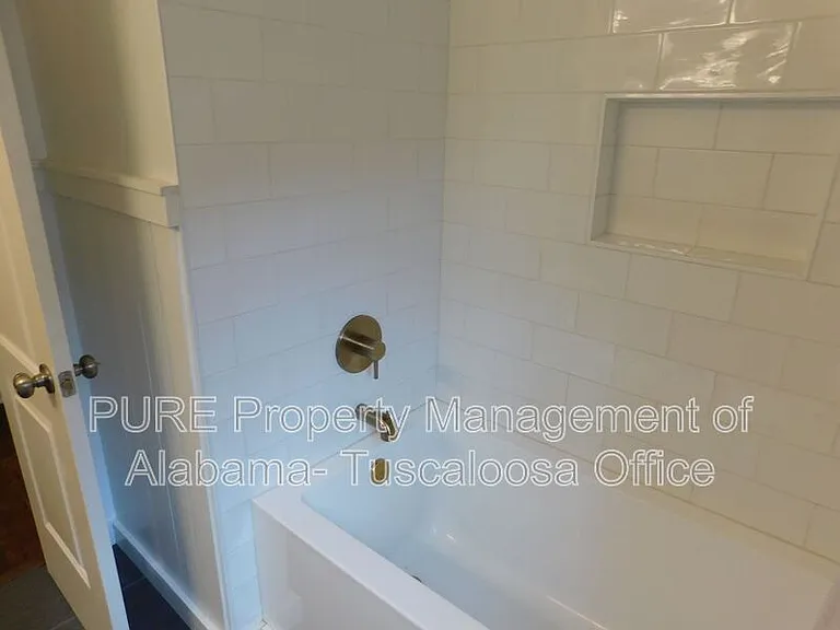 1213 Heritage Ln — Photo 27