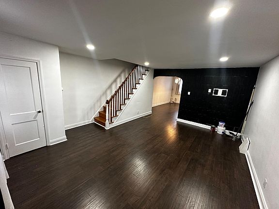 2nd image of 3050 Willits Rd