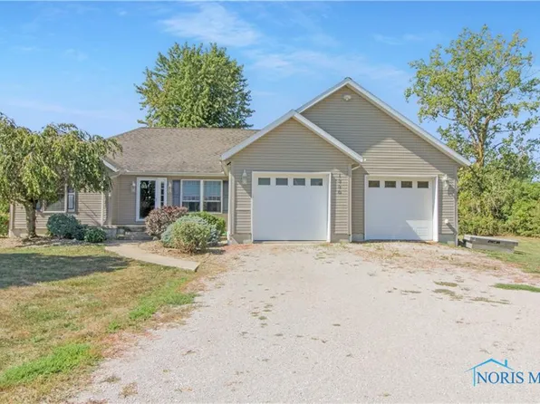 1330 S Pheasant Dr, Port Clinton, OH 43452