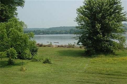 1st image of 983 Us Highway 42 E