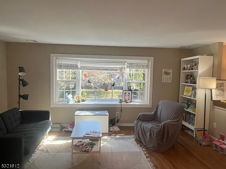 65 Wetmore Ave — Photo 14
