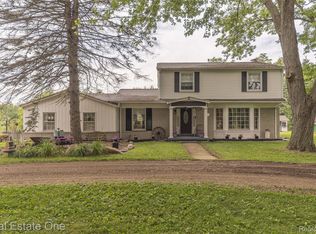27395 Martindale Rd, New Hudson, MI 48165