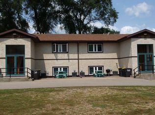 1331 N 3rd St APT 4, Saint Peter, MN 56082