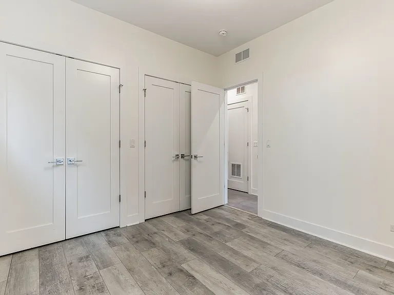 3235 N Wilton Ave #1 — Photo 16
