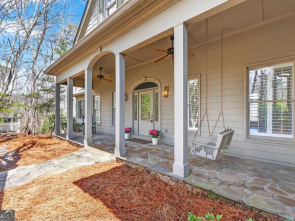 3rd image of 1027 Hunters Trce