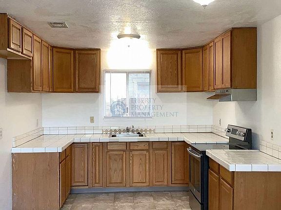 3rd image of 208 S 5th Ave #208