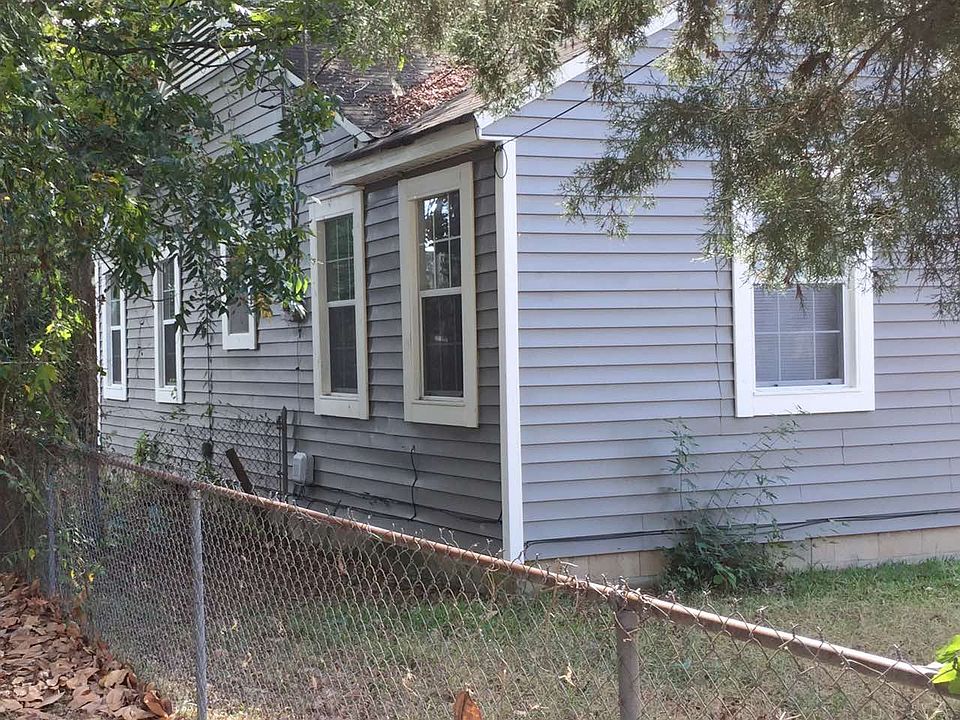 1st image of 1905 Doris St
