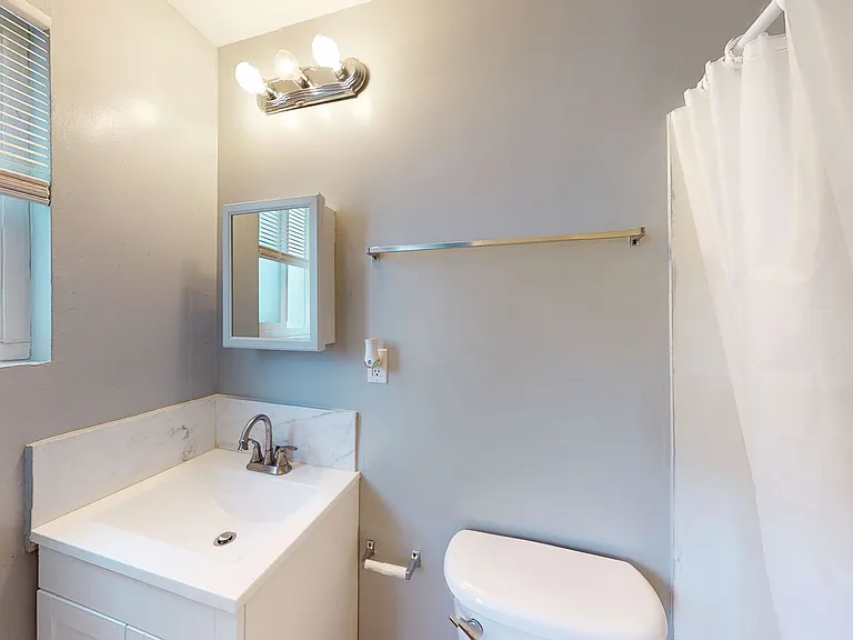 1607 2nd Ave - Studios: ONE MONTH FREE RENT!! — Photo 13