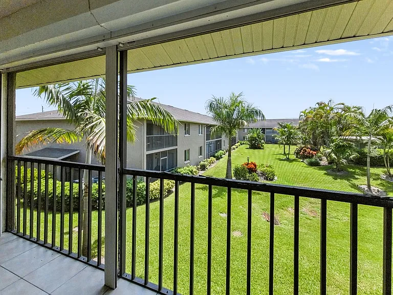 5693 Rattlesnake Hammock Rd #203 — Photo 30