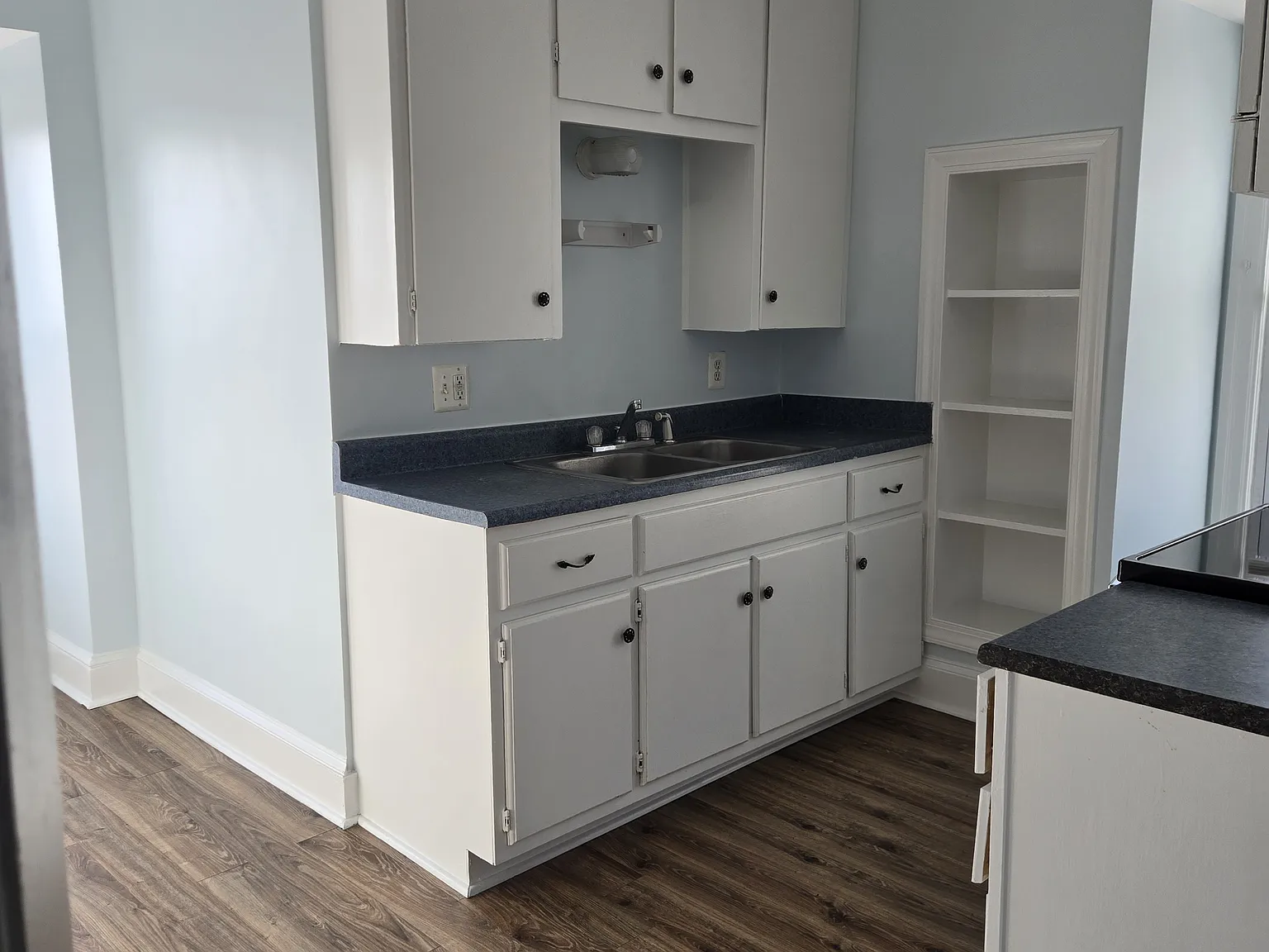 2 bed, 900 sqft, $1,200 — Photo 2