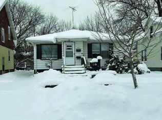 824 Myrtle St NW, Grand Rapids, MI 49504