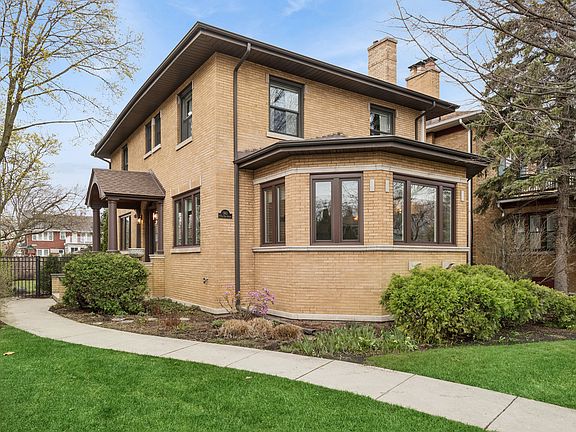 2nd image of 943 N Oak Park Ave