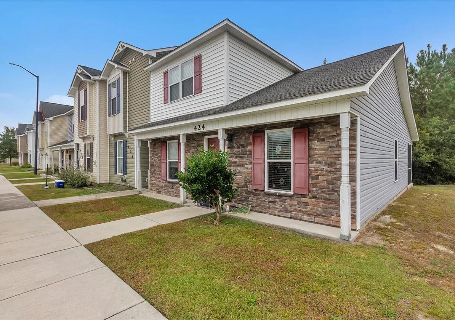 2 Bed 2.5 Bath Townhome — Photo 4