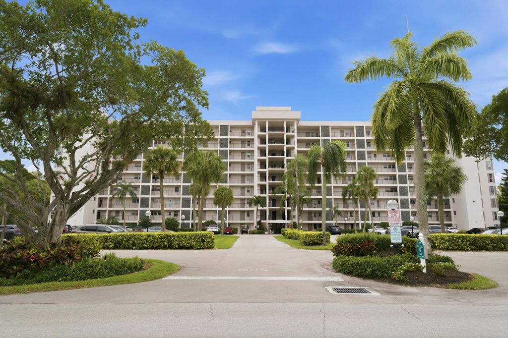 3100 N Palm Aire Drive #208, Pompano Beach
