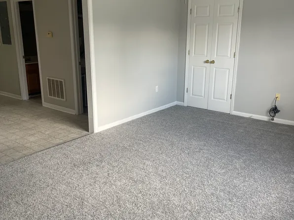 105 Braxton Ct #A, Radcliff, KY 40160