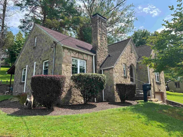 1378 Locust Ave, Fairmont, WV 26554