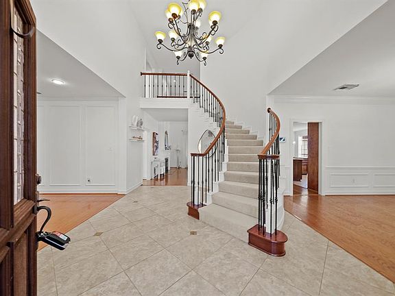 3rd image of 5018 Berkshire Court