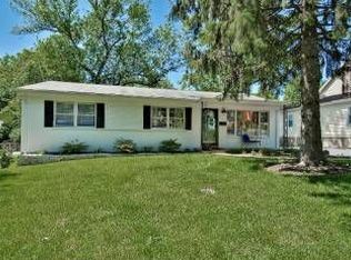 950 Dwyer Ave, Glendale, MO