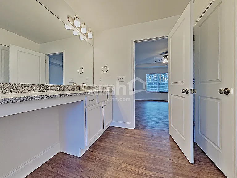 4915 Franks Creek Way — Photo 14