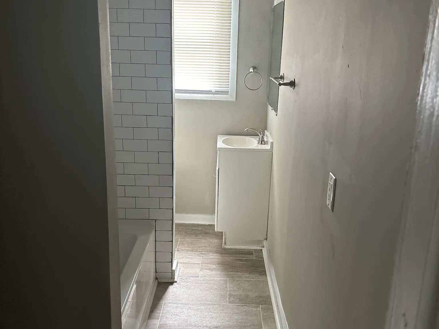 4 bed, 2246 sqft, $2,364 — Photo 4