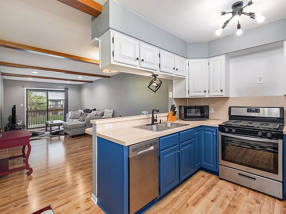 5th image of 5098 Waterside Dr