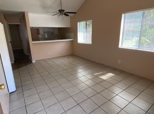 2475 Cedar Ave APT R, Long Beach, CA 90806