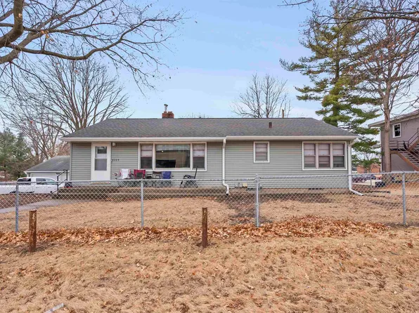 8009-8011 University Ave, Cedar Falls, IA 50613