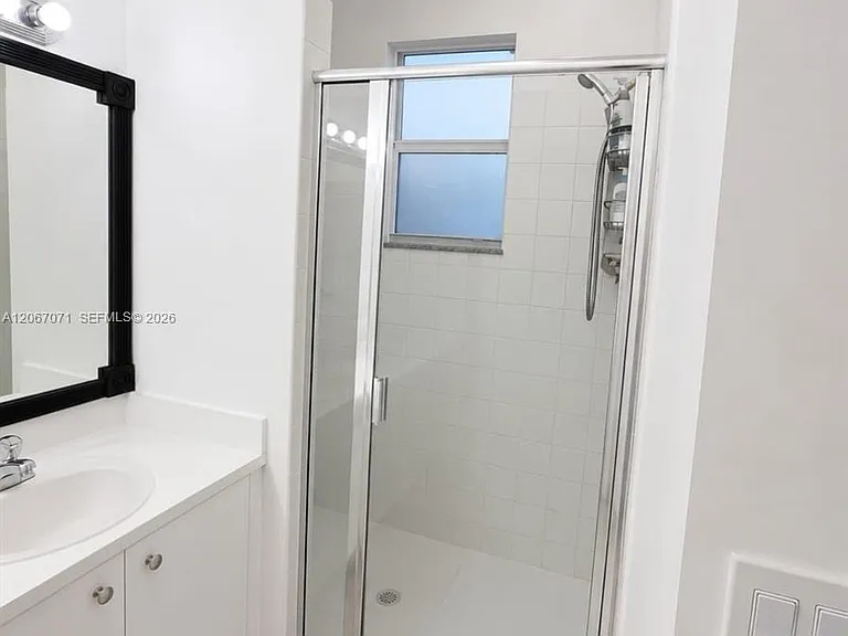 1067 NE 41st Pl — Photo 11