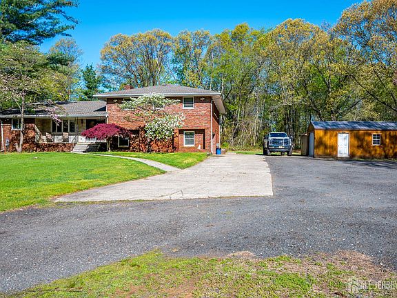 3rd image of 55 Ferry Rd