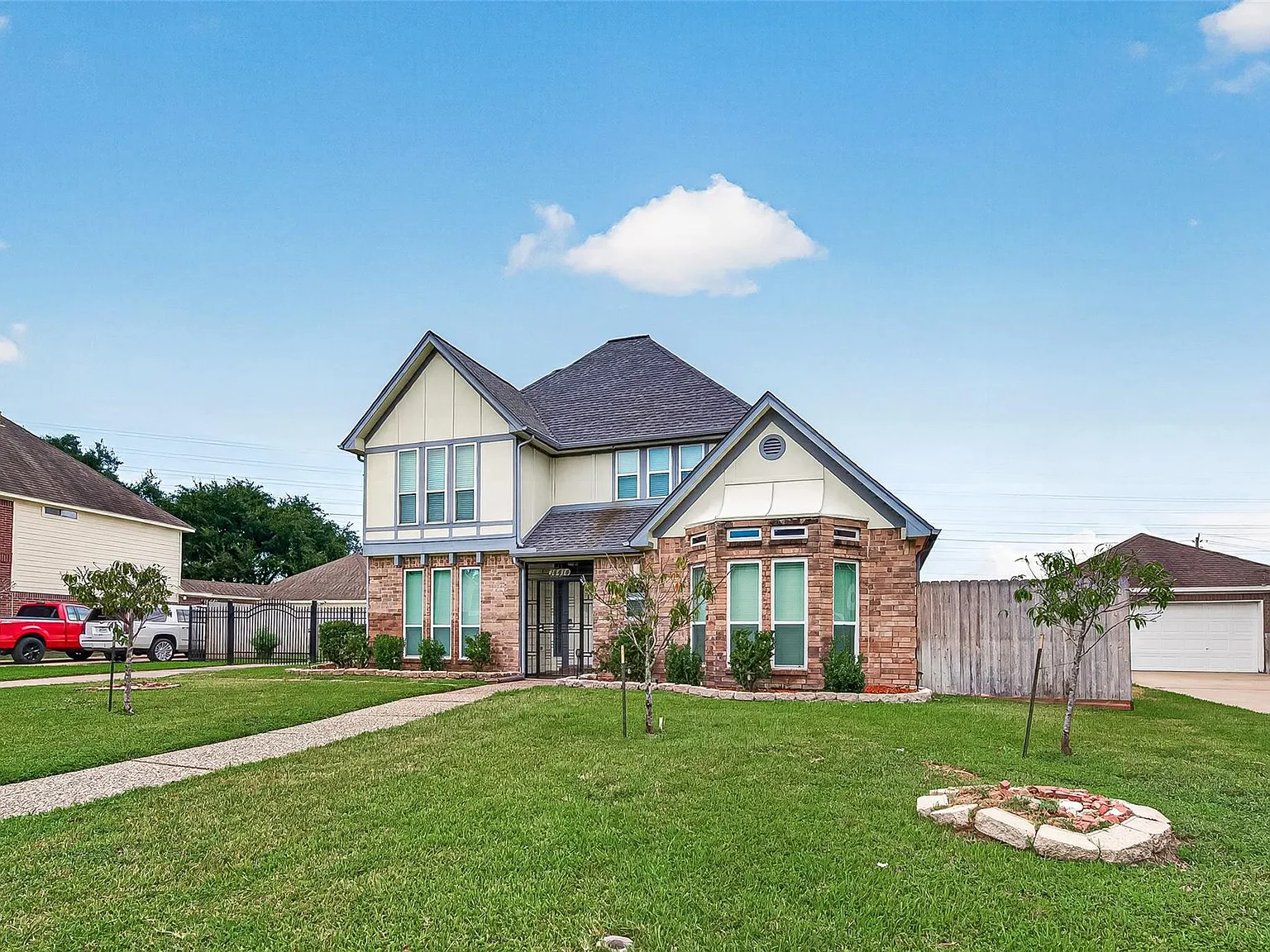 4 bed, 2.5 bath, 2533 sqft, $2,800 — Photo 3