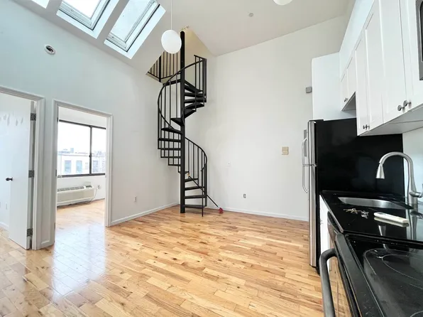 324 Melrose Street image 1 of 19