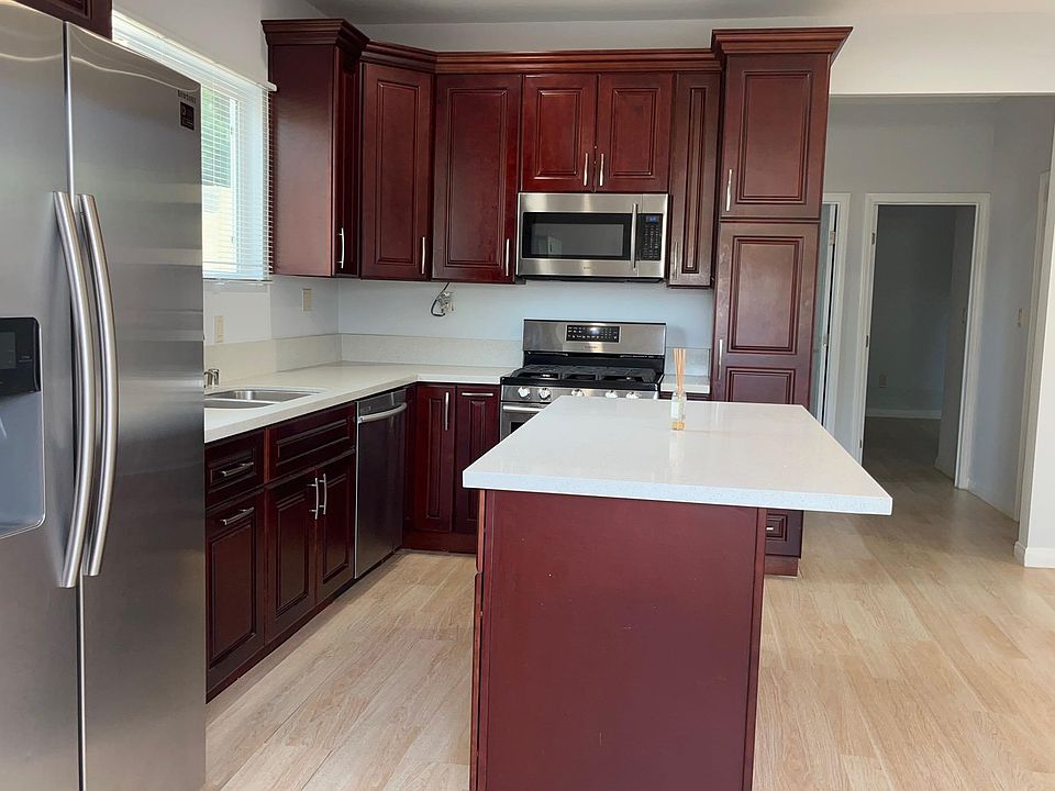 1st image of 20326 W Oxnard St